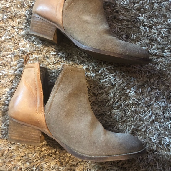 Diba True Two Tone Bootie Size 7 - Picture 3 of 6